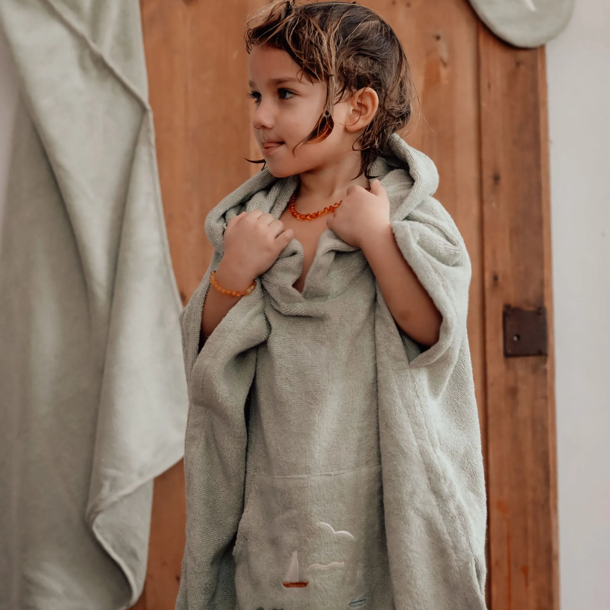 Dear April Puk Bath Poncho - Sailboats