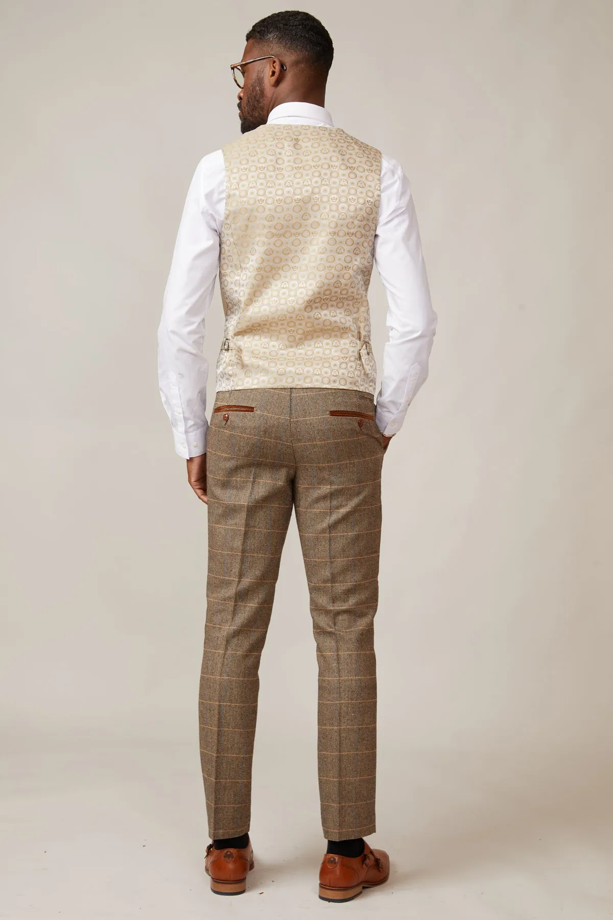 DX7 - Tan Tweed Check Suit With Kelvin Cream Waistcoat