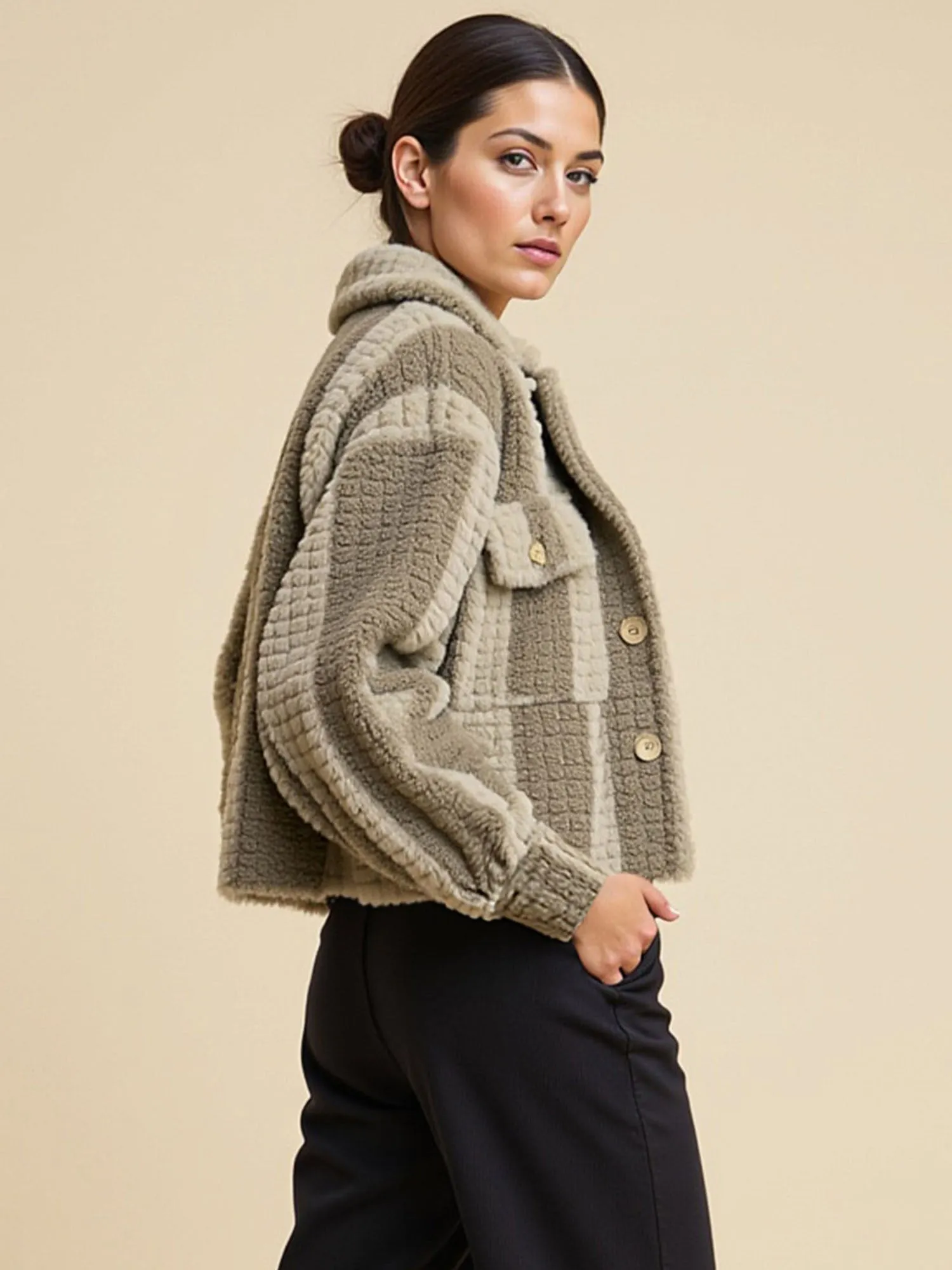 Fuzzy Pattern Double Pocket Cropped Jacket