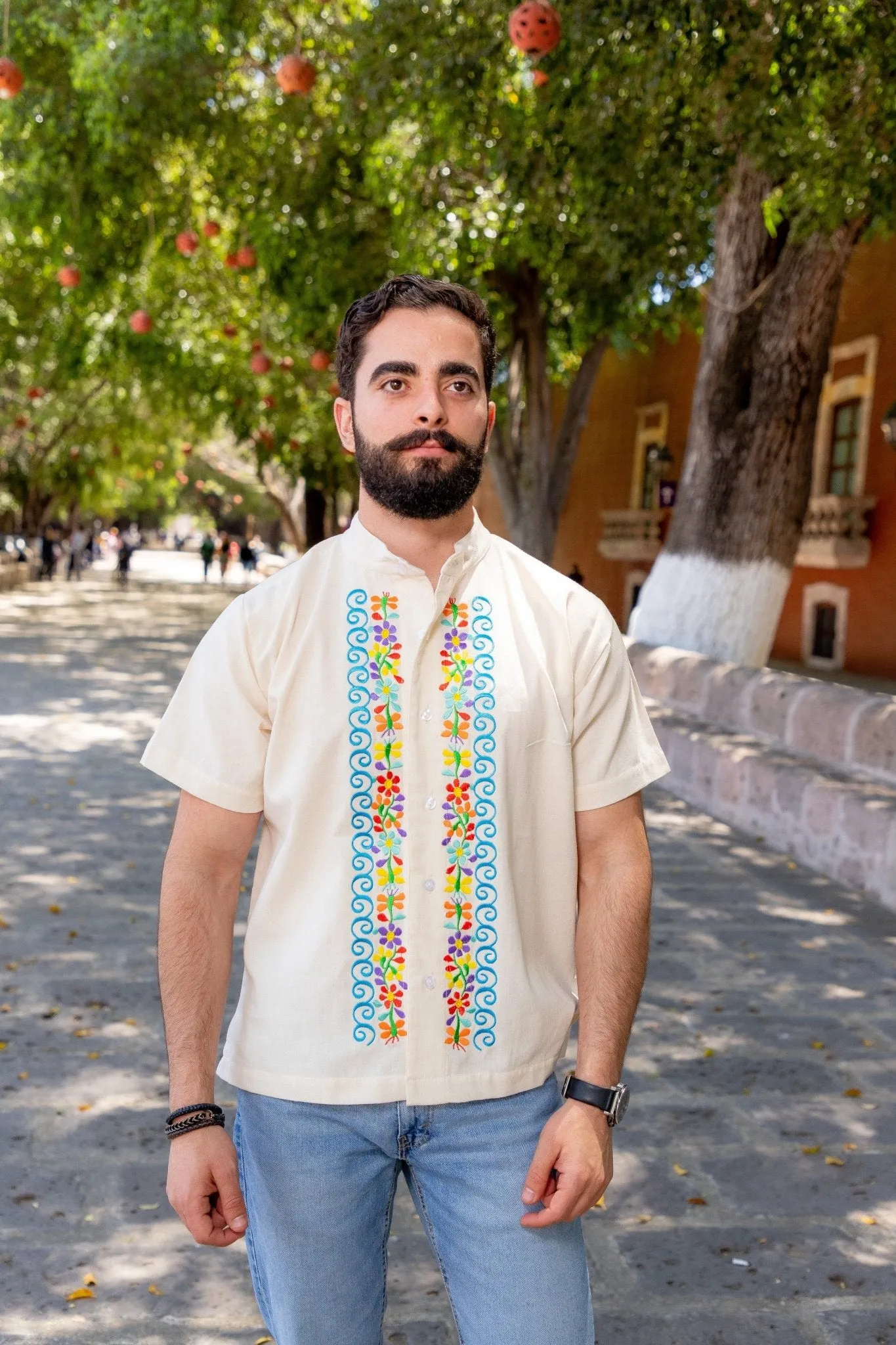 Guayabera Bordada