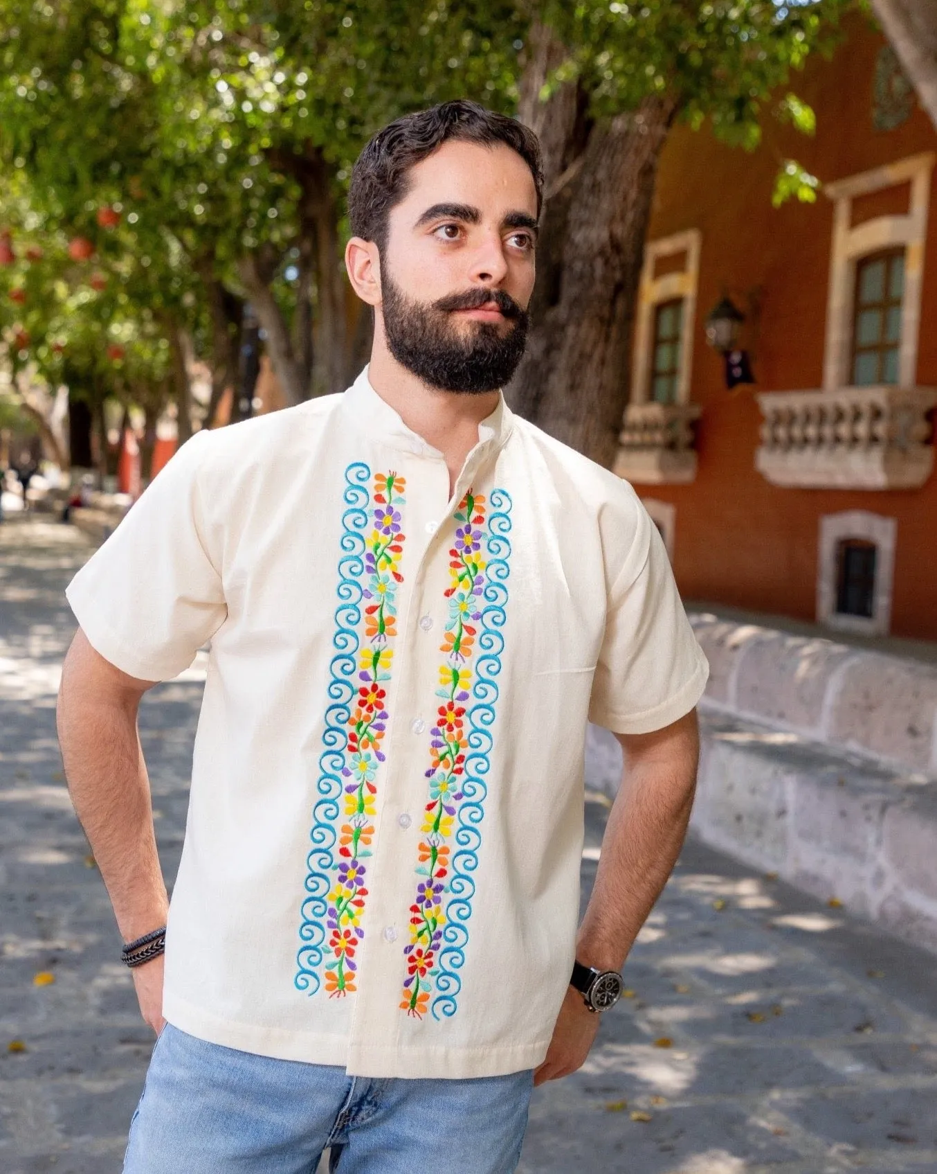 Guayabera Bordada