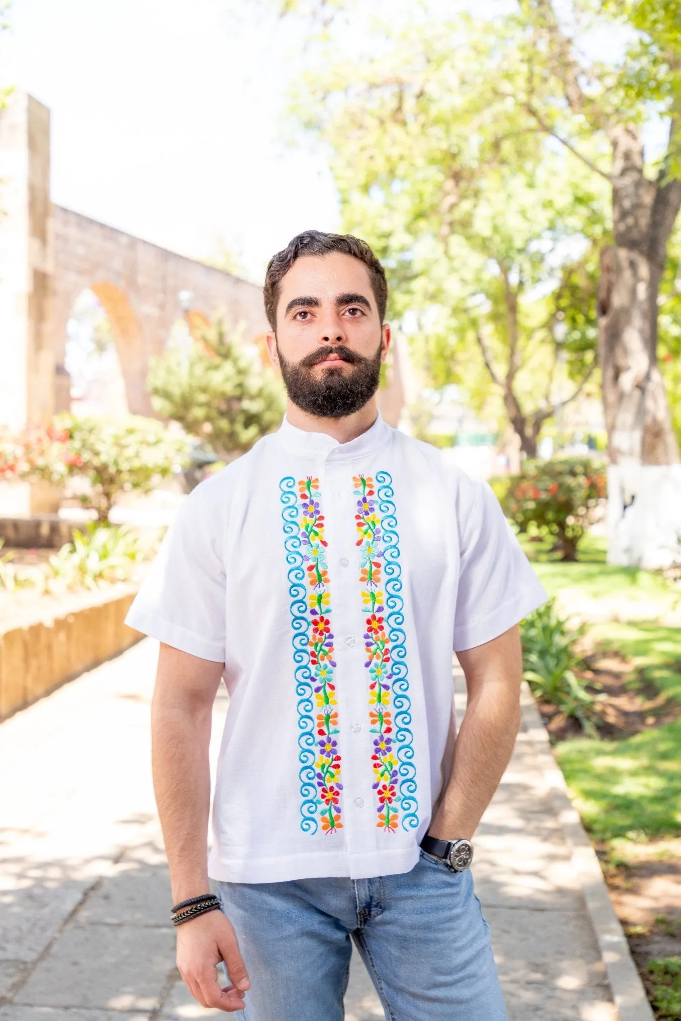Guayabera Bordada
