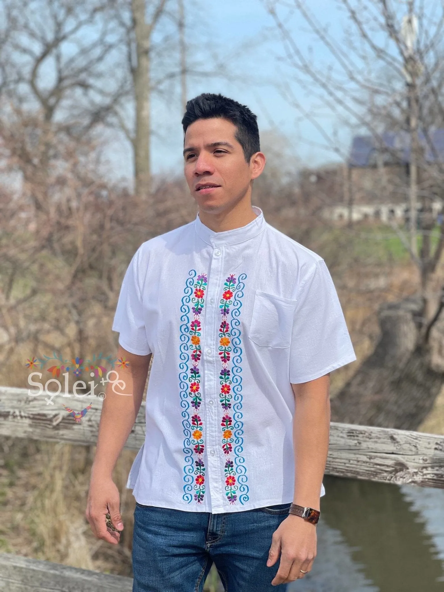 Guayabera Bordada