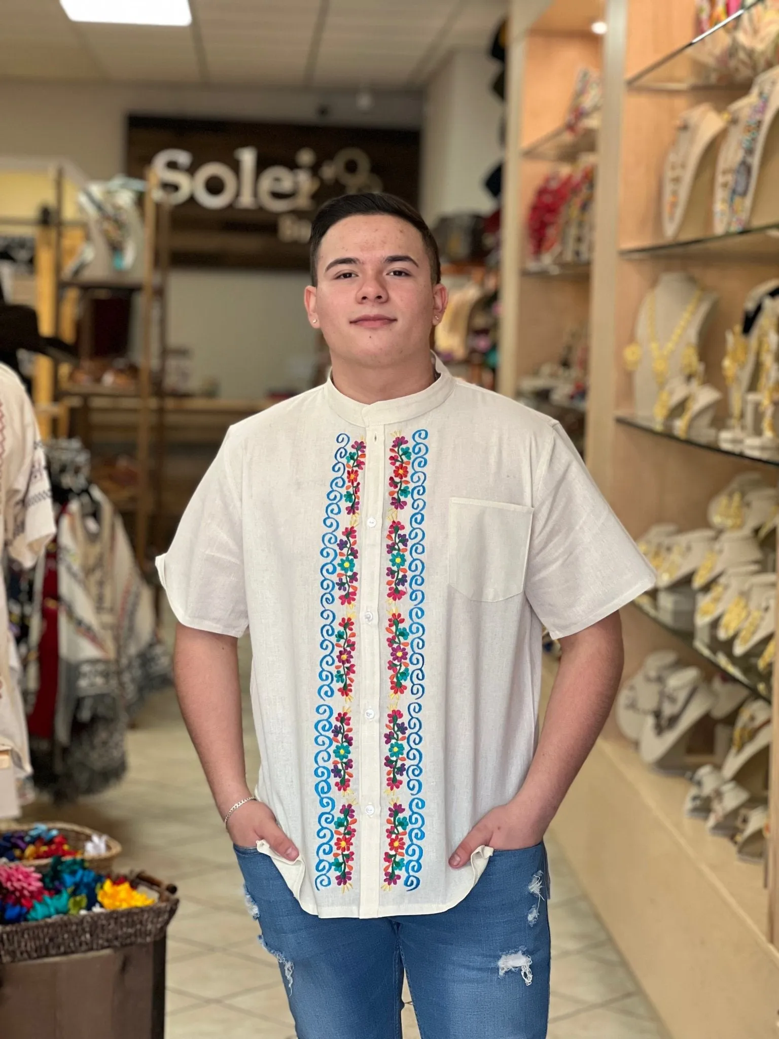 Guayabera Bordada