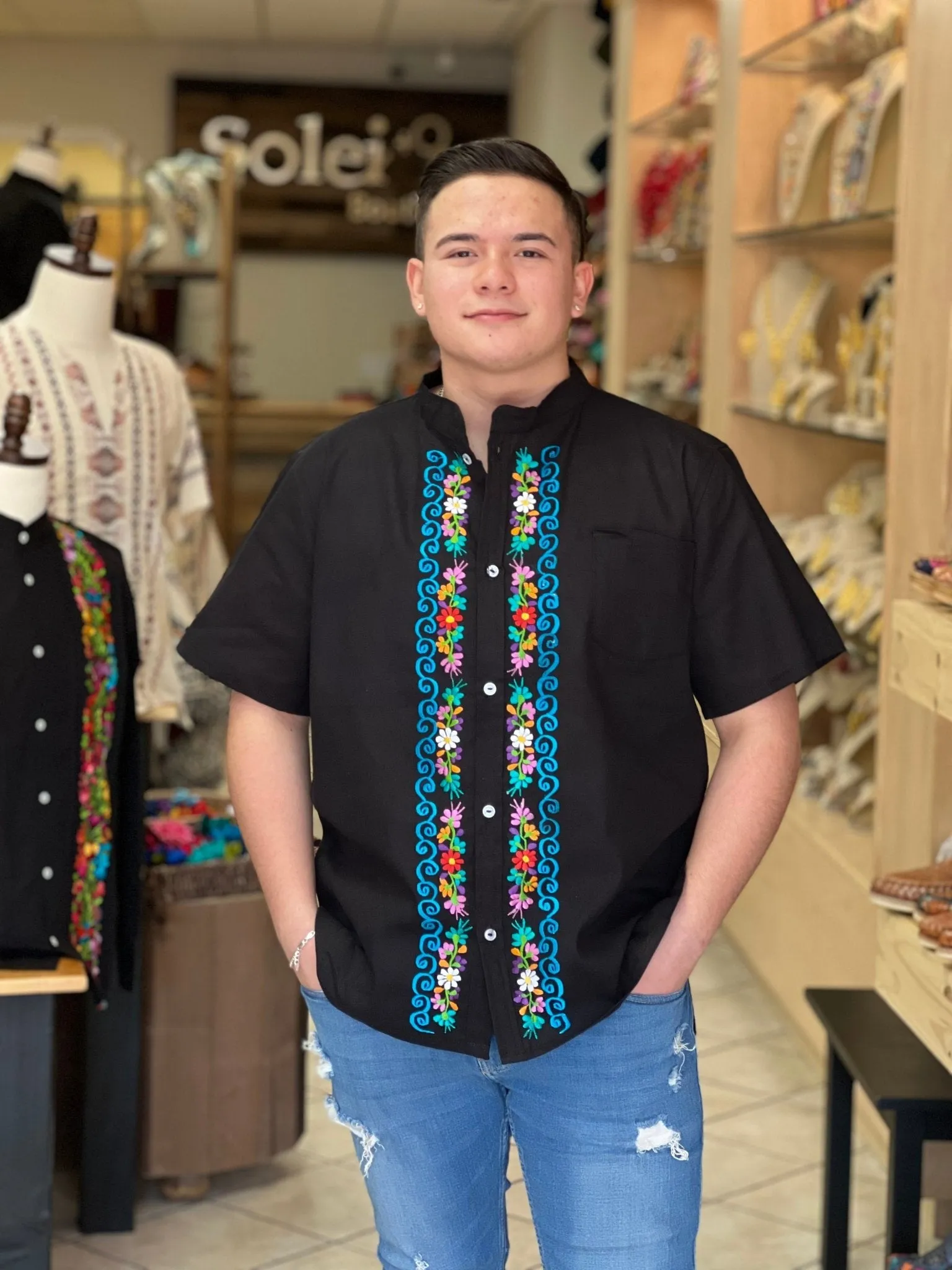 Guayabera Bordada