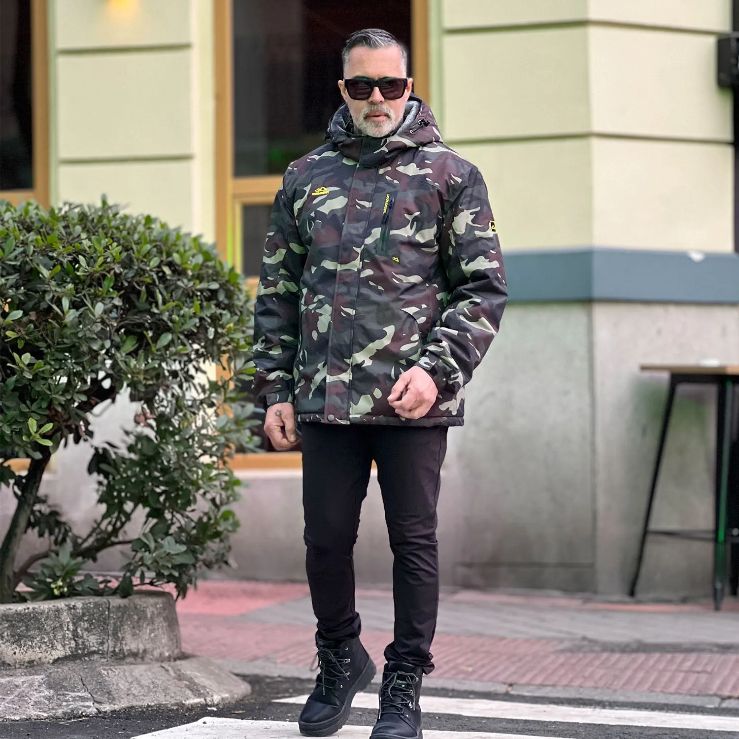 Men's Water-Repellent Winter Ski Jacket with Fleece Lining