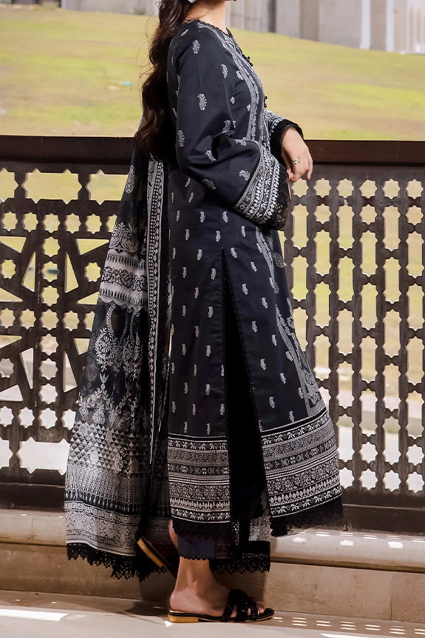 Monochrome By Asim Jofa Unstitched 3 Piece Digital Lawn Collection'2024-AJCM-04
