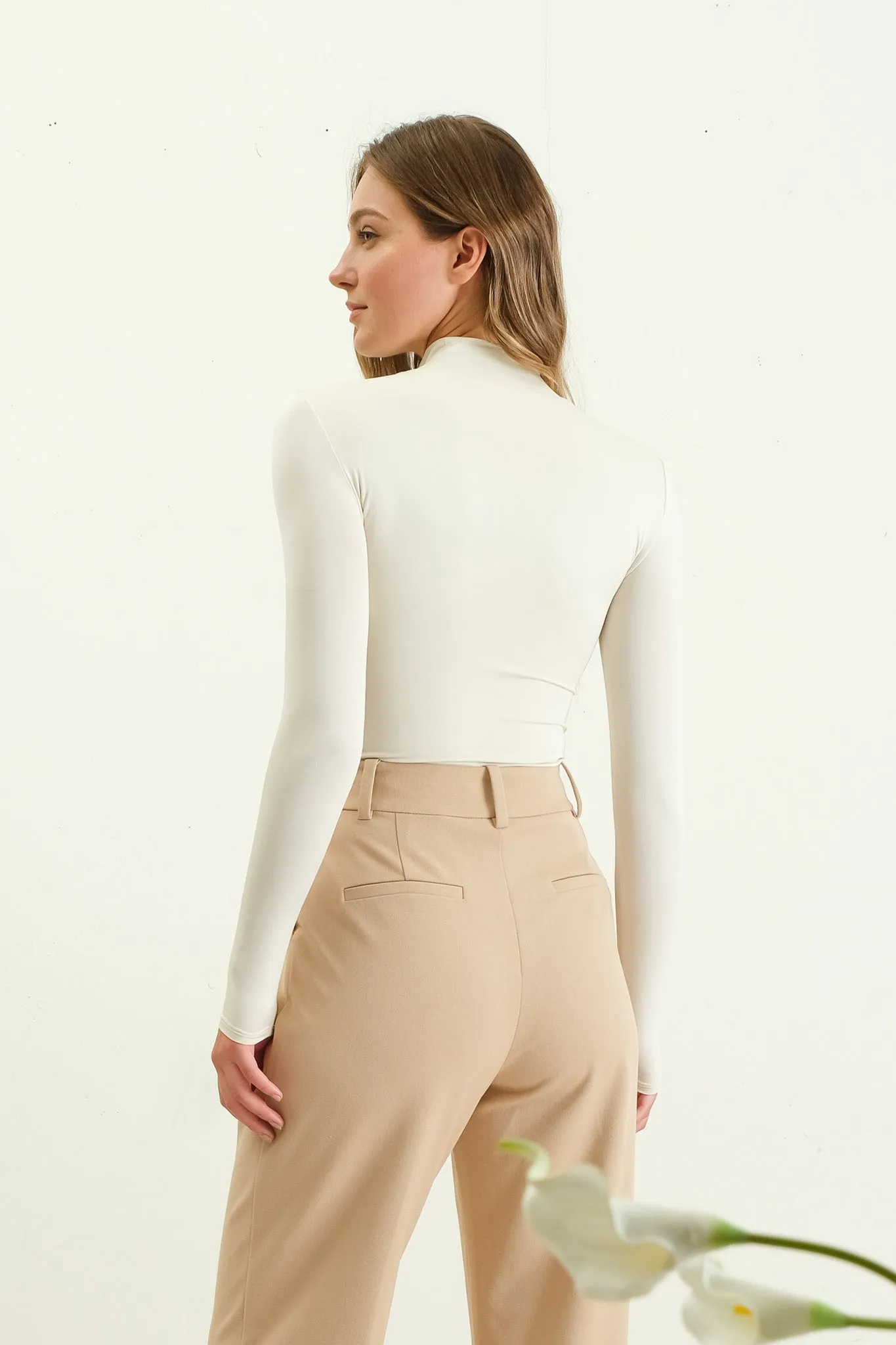 SEAMLESS MOCK NECK LONG SLEEVE BODYSUIT