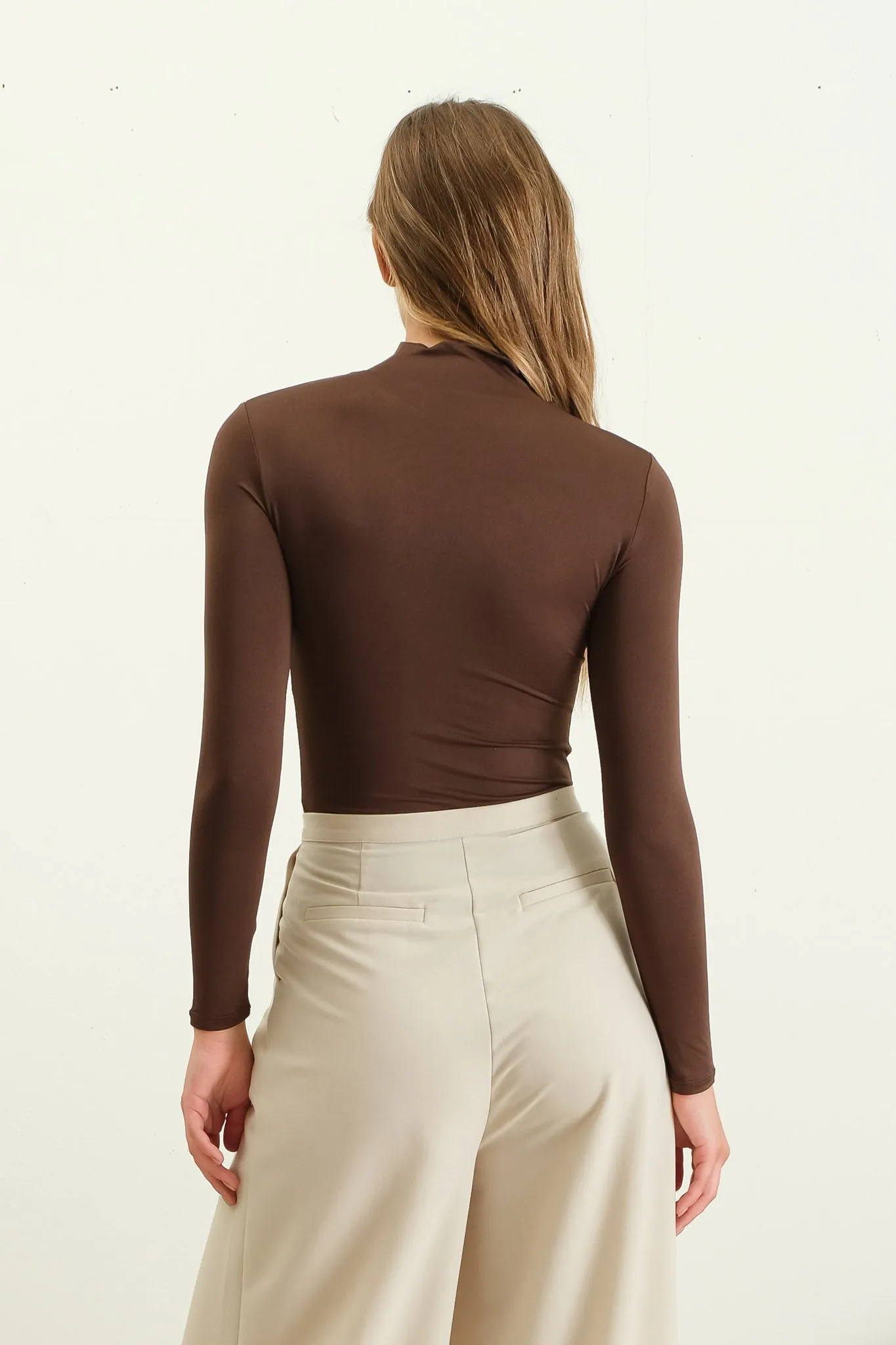SEAMLESS MOCK NECK LONG SLEEVE BODYSUIT