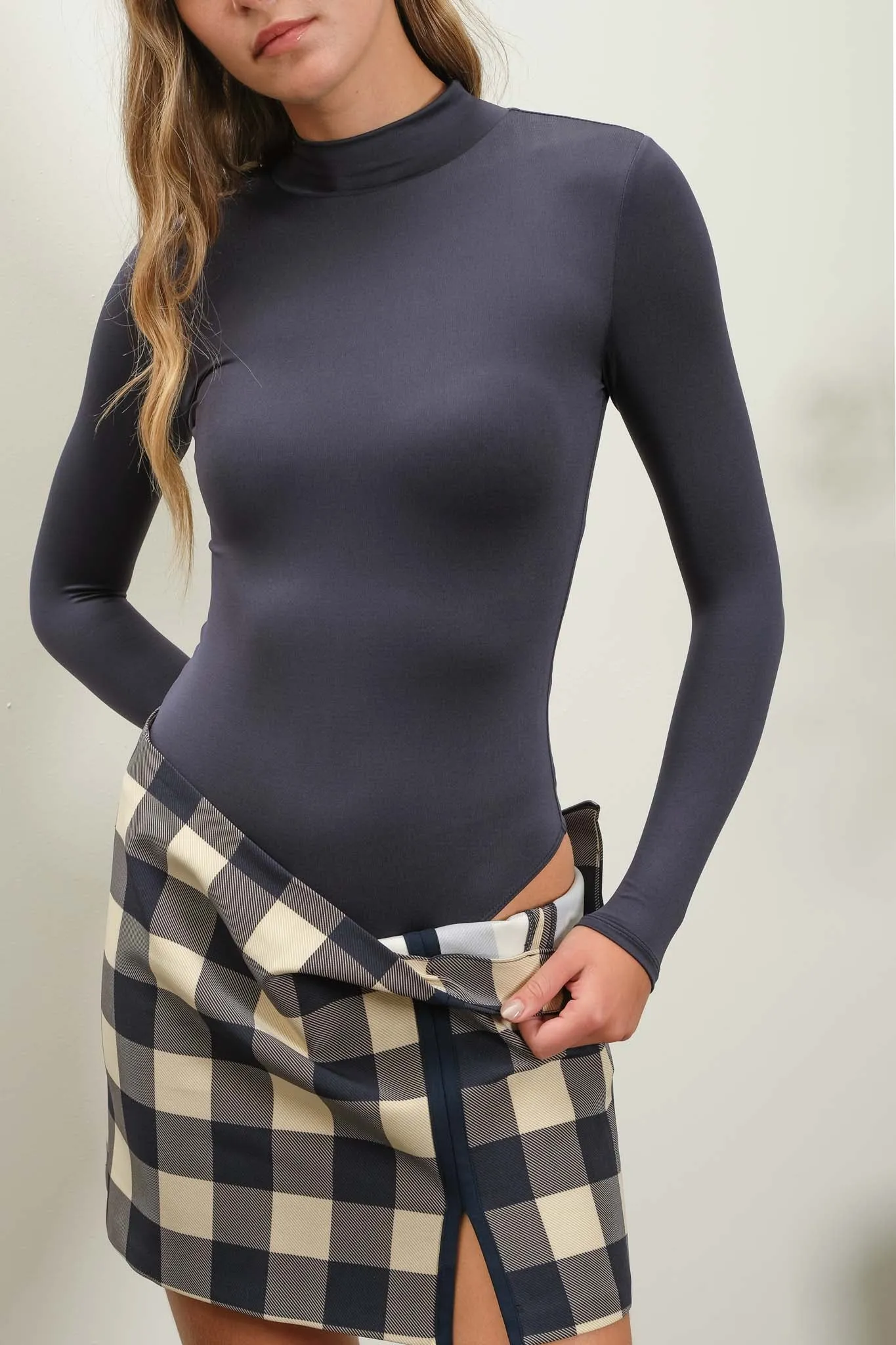 SEAMLESS MOCK NECK LONG SLEEVE BODYSUIT