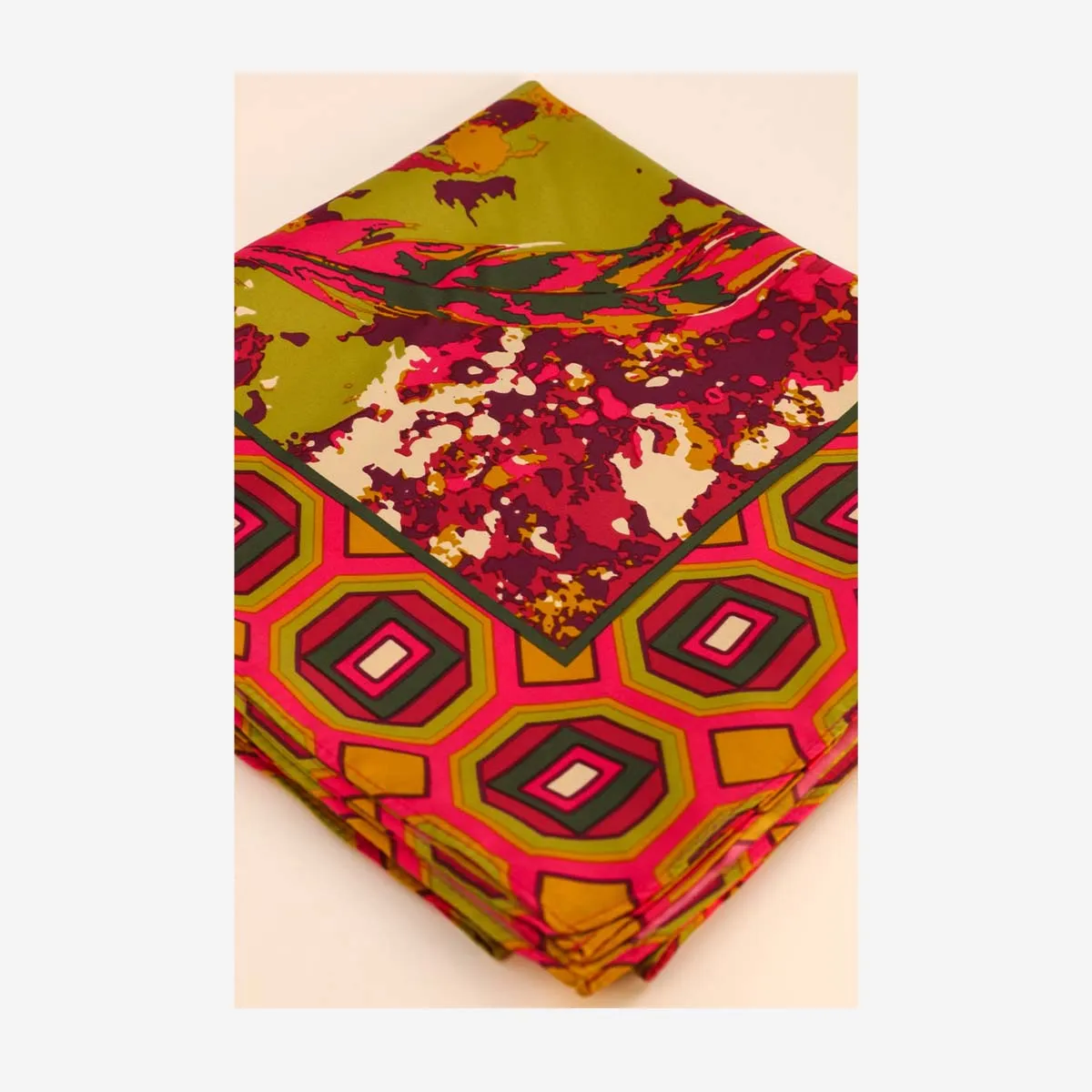SWIRLING PHEASANT DESIGN SCARF