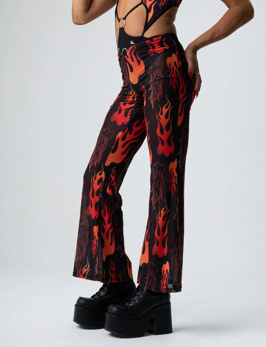 UNTAMED FLARES - FLAME INFERNO